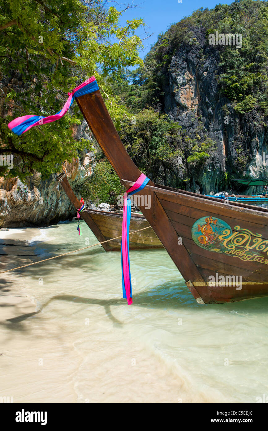 Thai Long Tail boats, Krabi, Thaïlande Banque D'Images