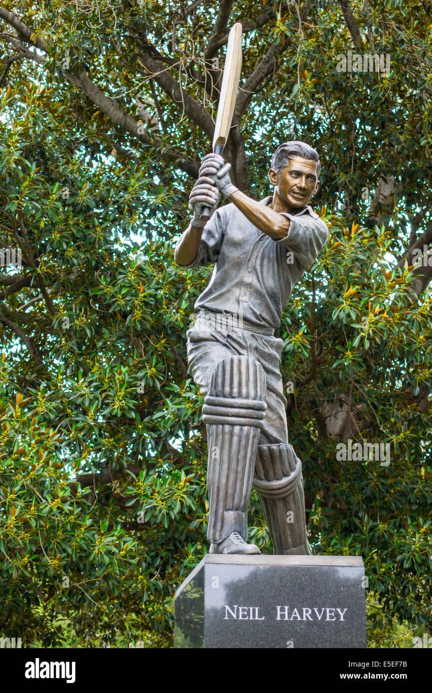 Melbourne Australie,est,Yarra Park,statue,Neil Harvey,joueur de cricket,cricketer,batteur,AU140321024 Banque D'Images