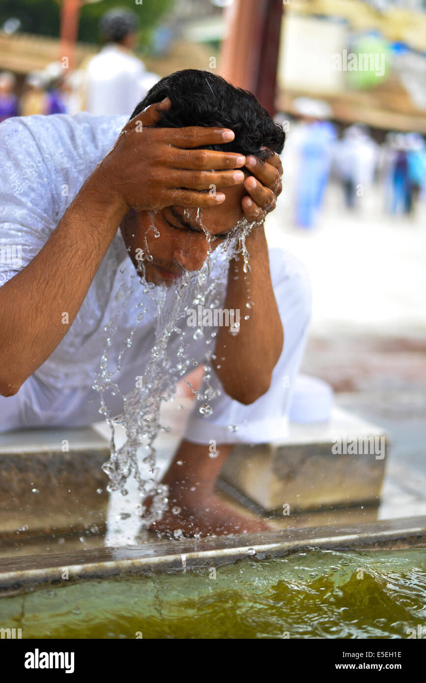 Ahmedabad, Inde. 29 juillet, 2014. Les musulmans célèbrent l'Aïd al-Fitr qui marque la fin du mois de Ramadan, l'Aïd al-Fitr est la fin de Ramazan et le premier jour du mois de Shawwal pour tous les musulmans, dans le Jama Masjid, Ahmedabad, Inde. Credit : Nisarg Lakhmani/Alamy Live News Banque D'Images