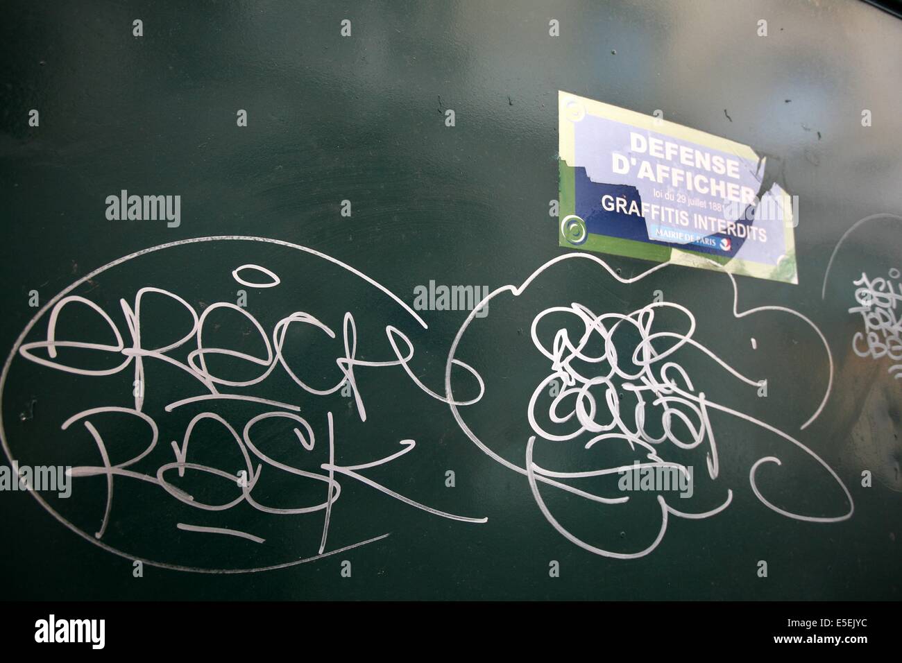 France, paris 10, boulevard saint martin, tags, graffitis, salete