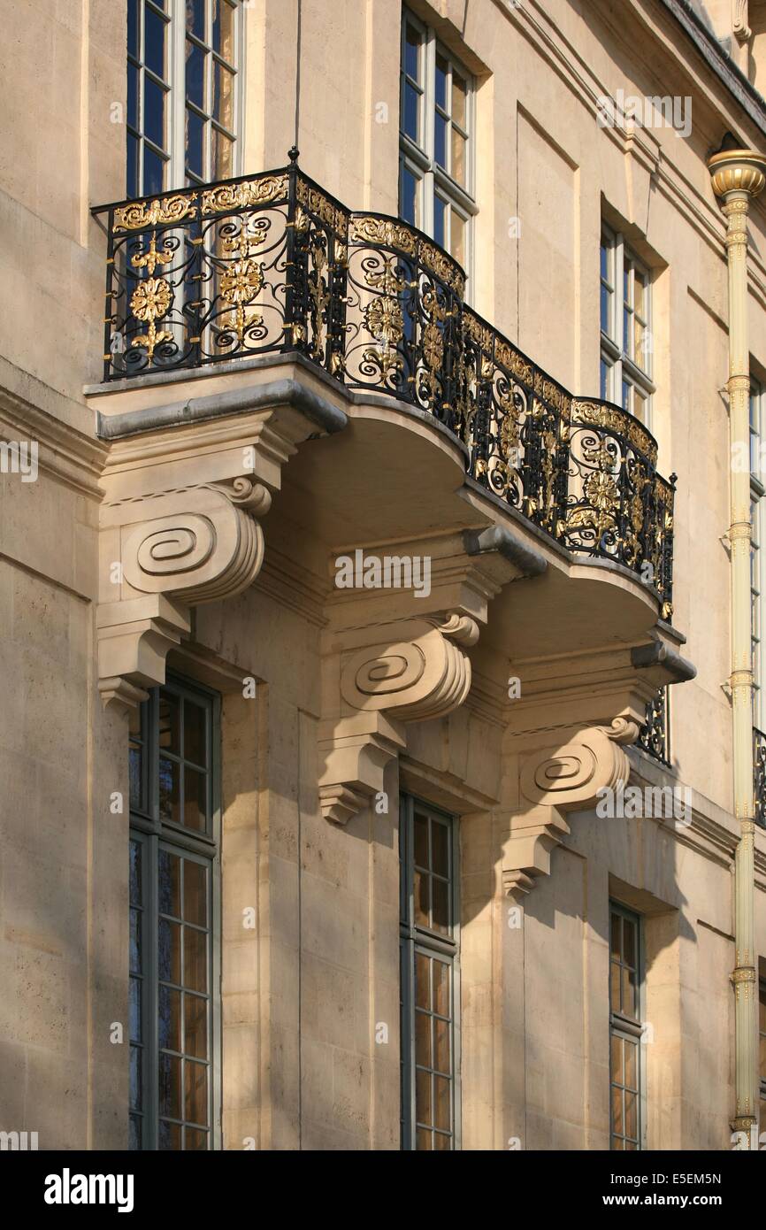 France, paris 4, ile saint louis, Hotel de lauzun, 17 quai d'anjou, propriété de la ville de paris, façade sur rue, balcon de détail, Banque D'Images
