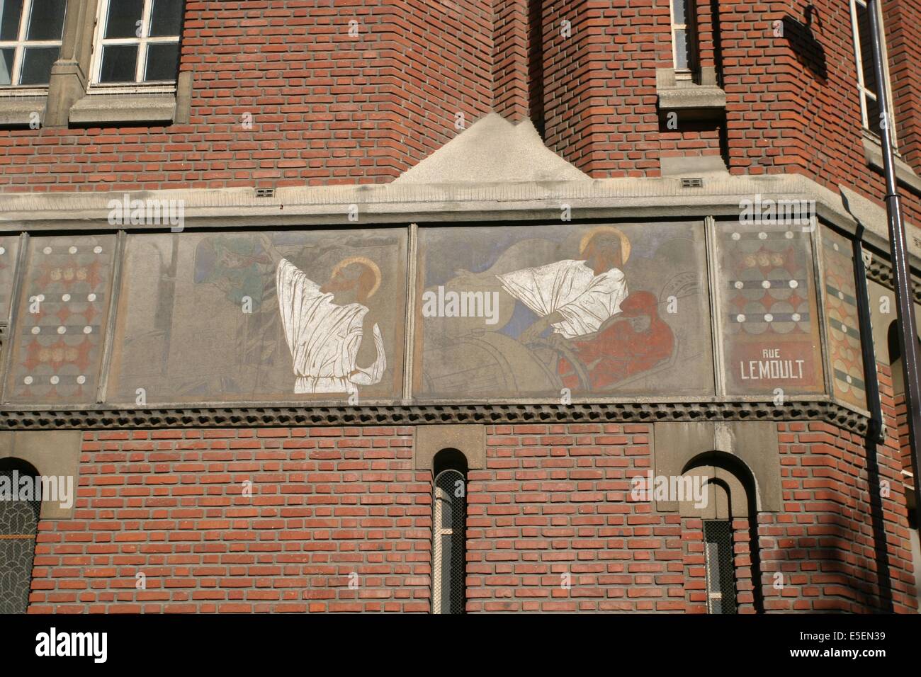 France, paris 15e lunettes St christophe de javel, construction de briques, diee aux Achililes, Banque D'Images