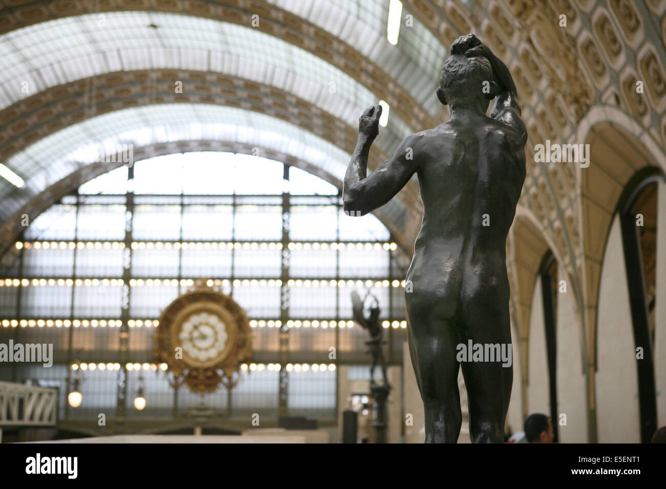France, paris 7, musée d'Orsay, quai Anatole france, horloge, verrière, statue de dos, Banque D'Images