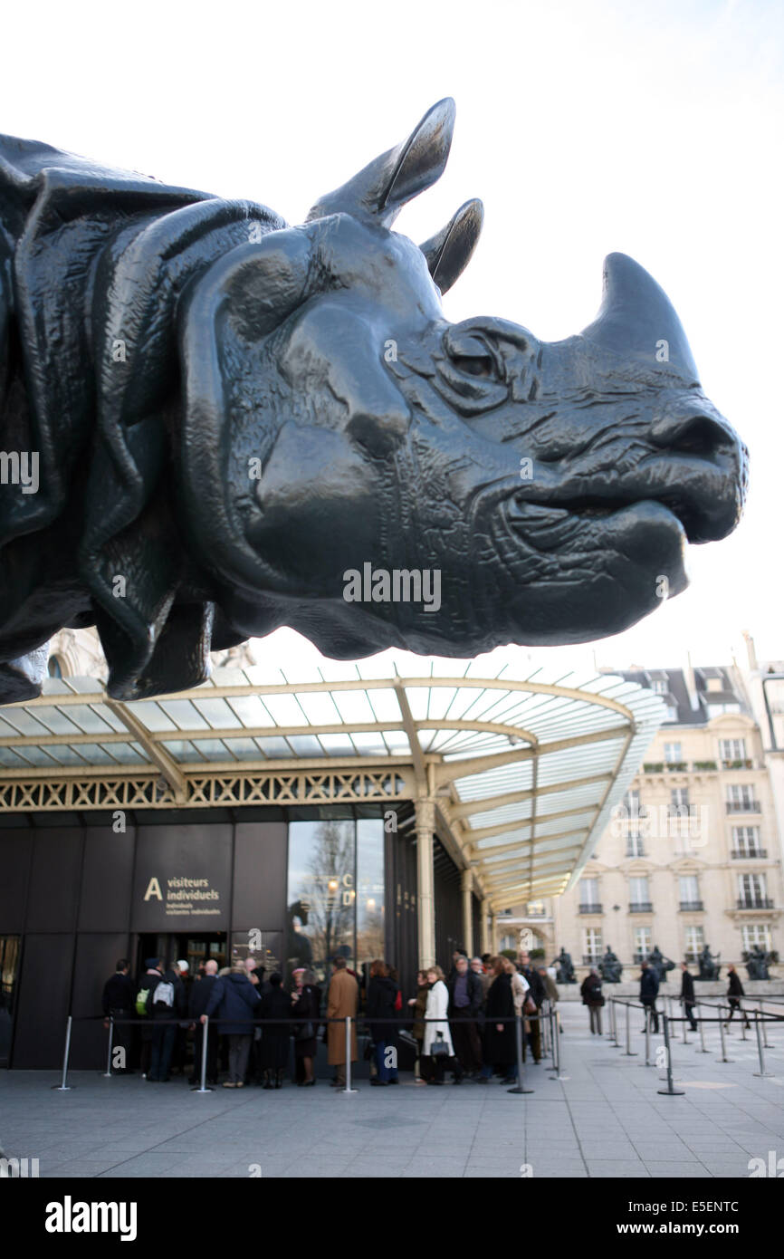 France, paris 7 e, musée d'Orsay, quai Anatole france, statues, sculptures, rhinocéros, esplanade, Banque D'Images