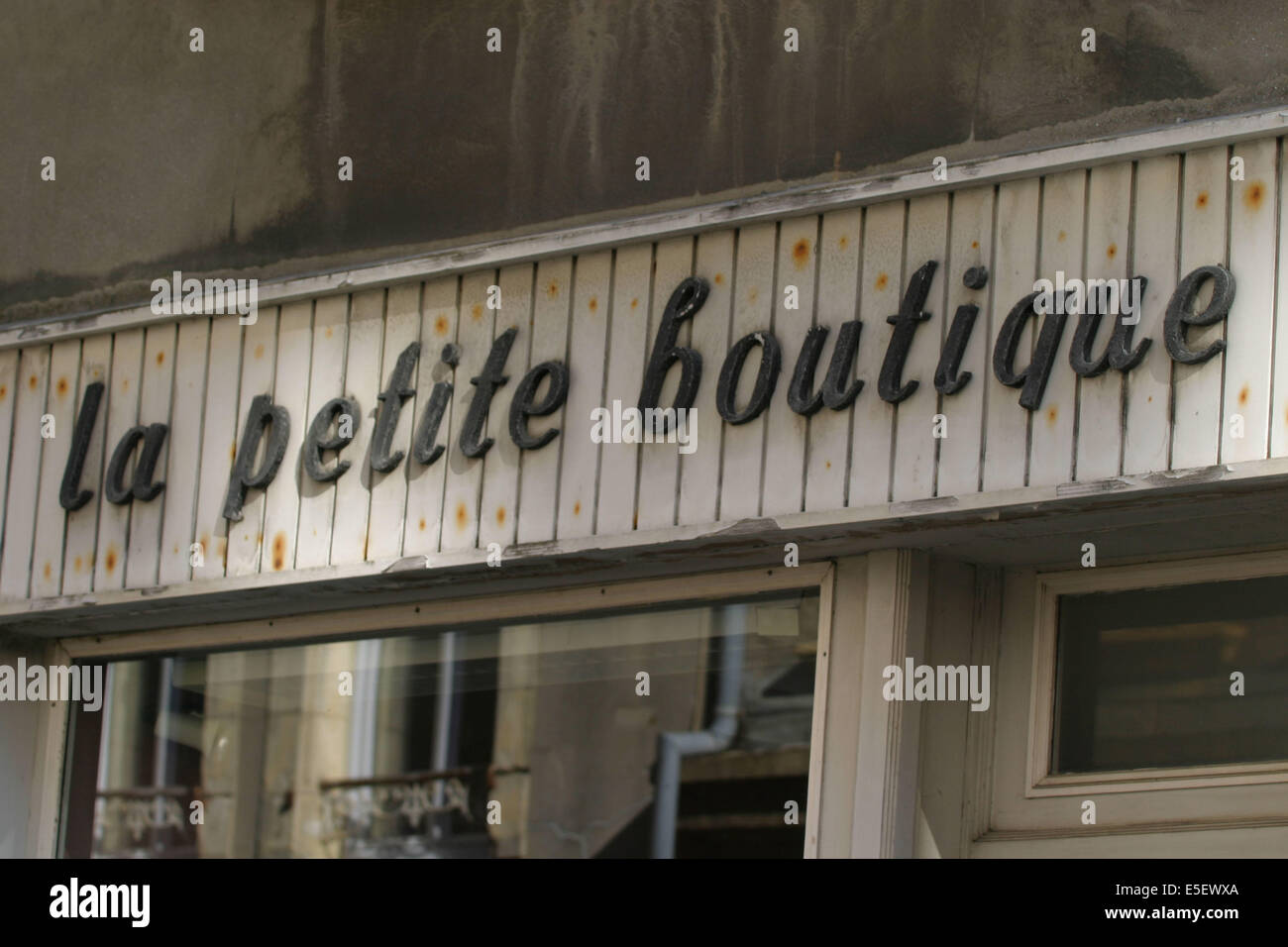 France, Basse Normandie, manche, cotentin, cherbourg, vieux Cherbourg, détail façade magasin, la petite boutique Banque D'Images