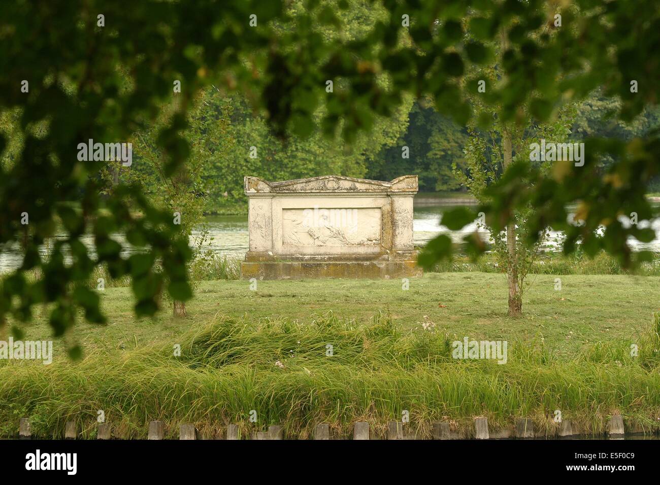 France, région picardie, oise, ermenonville, parc jean jacques rousseau, tombeau de rousseau, sépulture, philosophoche, jardin, Banque D'Images