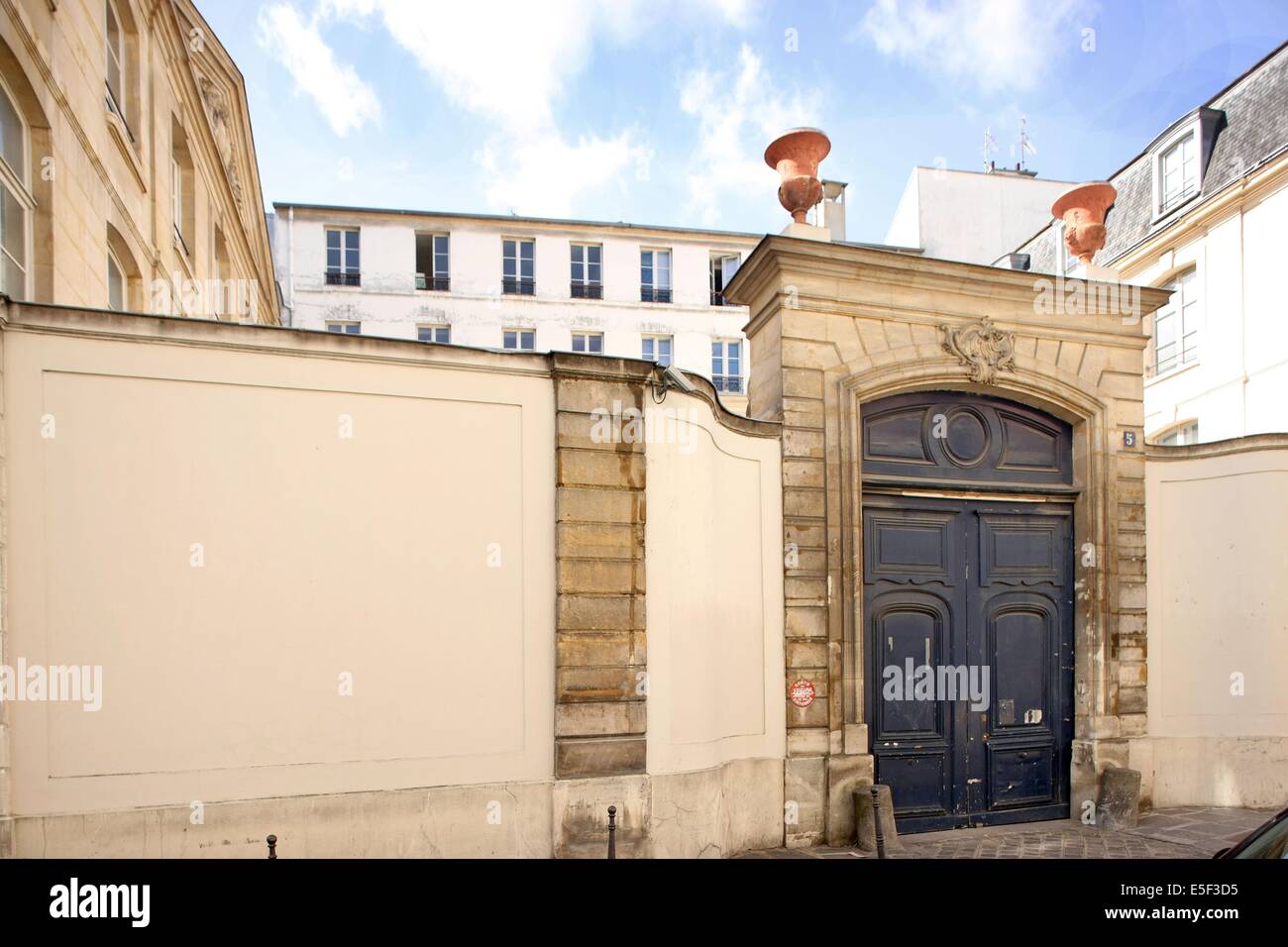 France, Ile de France, paris 3ème arrondissement, 5 rue de montmorency, hôtel particulier, cour sur rue, Banque D'Images