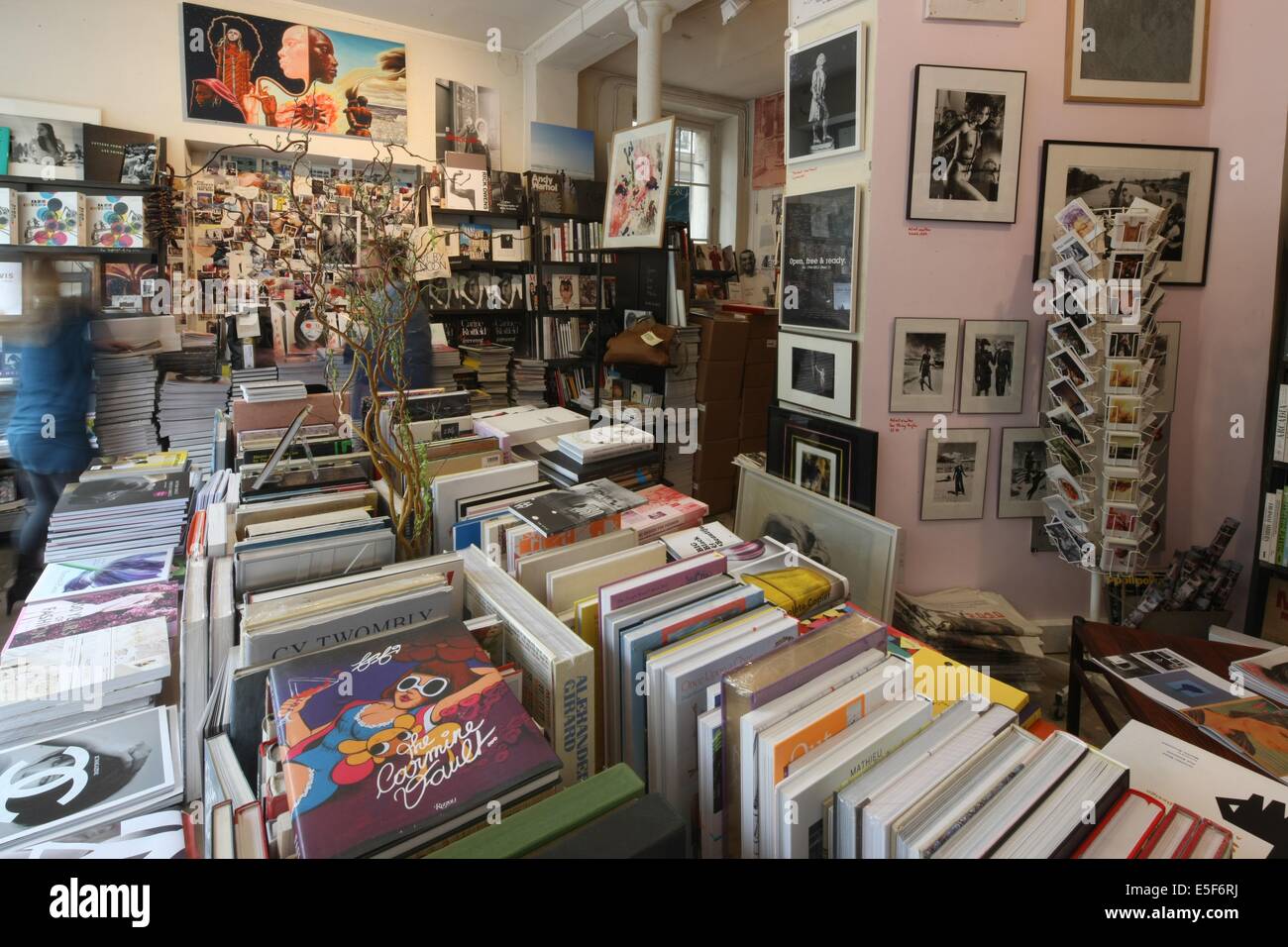 France, ile de france, paris 3ème arrondissement, 20 rue Dupetit thouars, librairie galerie Ofr, livres d'art, design, mode, expo, Date : 2011-2012 Banque D'Images