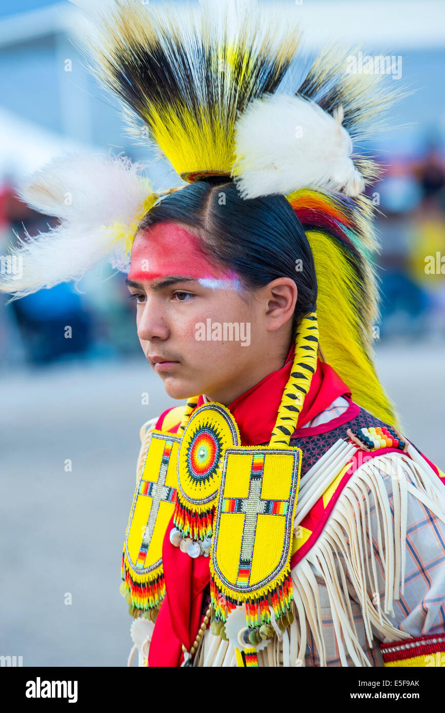 Native American boy prend part à la 25e tribu Paiute Pow Wow annuel Banque D'Images