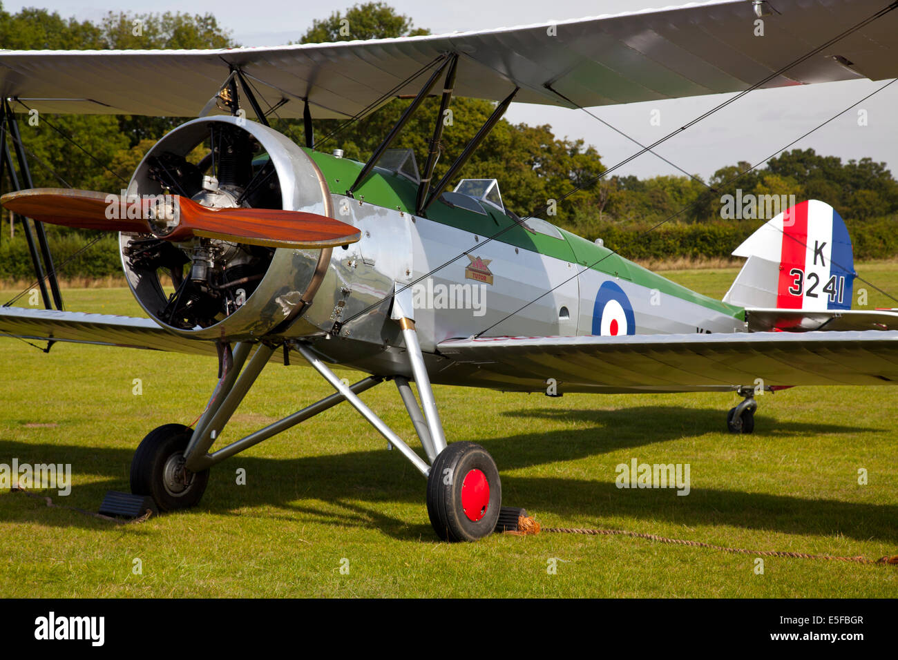 England UK vers 2014 L'Avro Tutor K3241 Bi avion amarré à un spectacle de l'air vintage avant l'affichage Banque D'Images