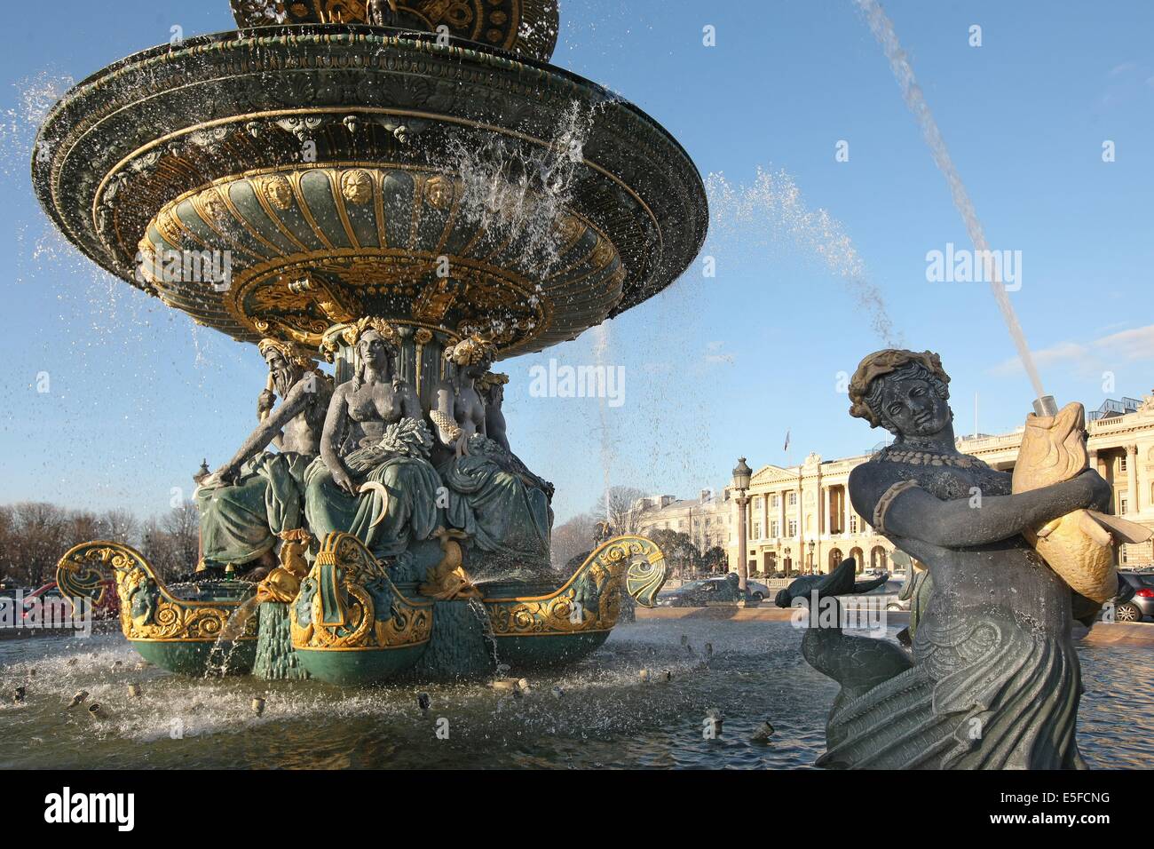 France, ile de france, paris 8 e arrondissement, place de la concorde, fontaine, détail, eau, hôtel de crillon, Date : See 2012 Banque D'Images