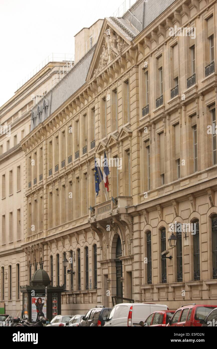 France, ile de france, paris 1 er arrondissement, façade du 39 rue croix  des petits champs, banque de france, hôtel de toulouse dit aussi de la  vrillière Photo Stock - Alamy