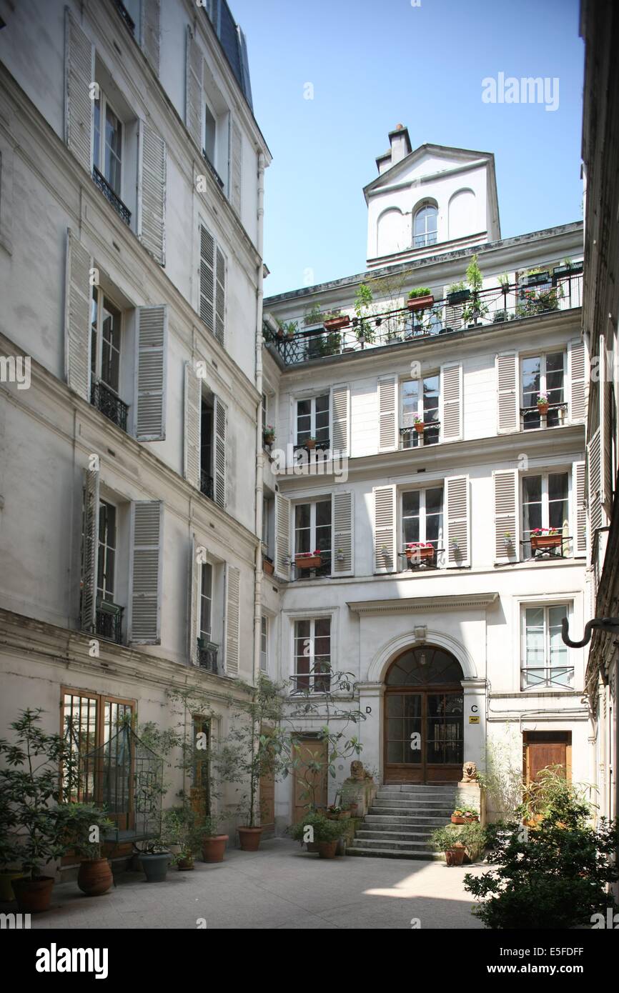 France, ile de france, paris 9e arrondissement, 20 rue saint lazare, cour, habitation, lions entourage l'escalier, Banque D'Images