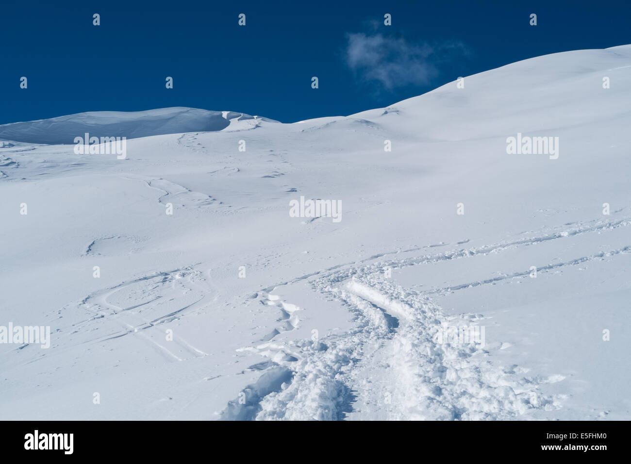 Les montagnes avec de la neige dans les montagnes des Alpes, Schilpario, Italie Banque D'Images