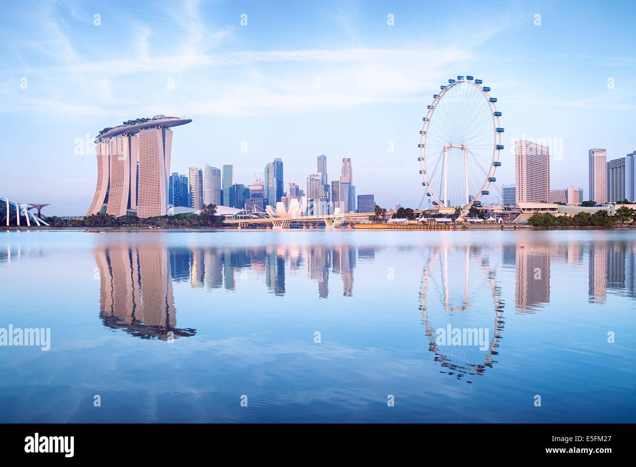 Singapour, vue du jardin par la baie. Banque D'Images
