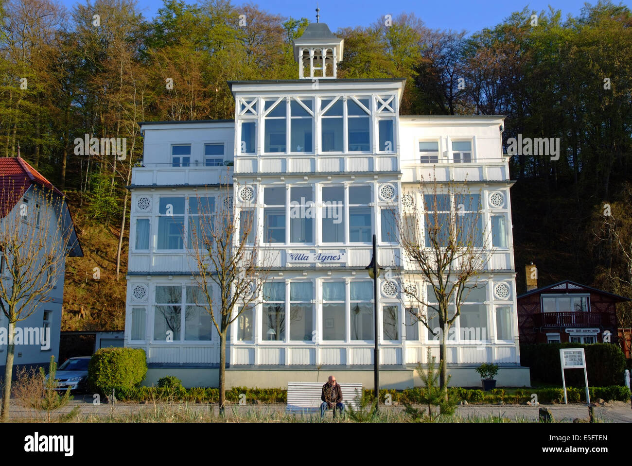 Appartements de vacances dans une villa blanche sur la mer Baltique Mecklembourg-Poméranie-Occidentale  > Rügen - Allemagne Banque D'Images