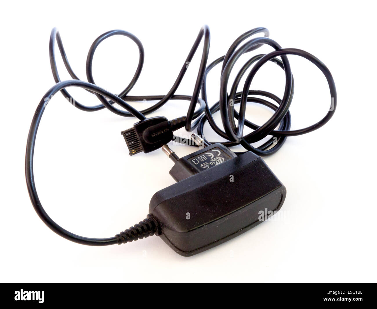 GOMEL, Bélarus - 22 juin 2014 : Nokia 1600 chargeur sur un fond blanc Photo  Stock - Alamy