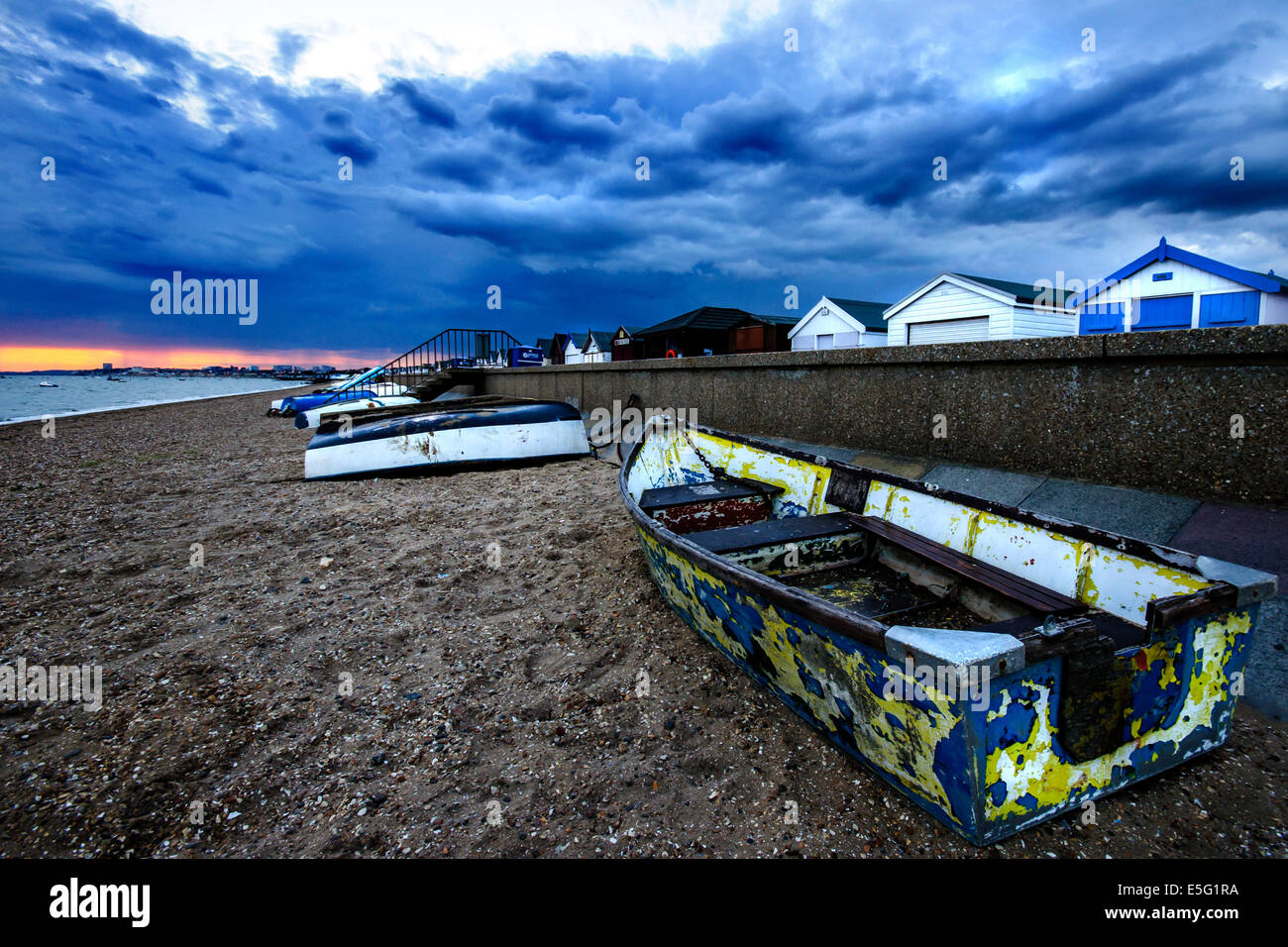 Southend-on-sea beach au soir orageux. Banque D'Images