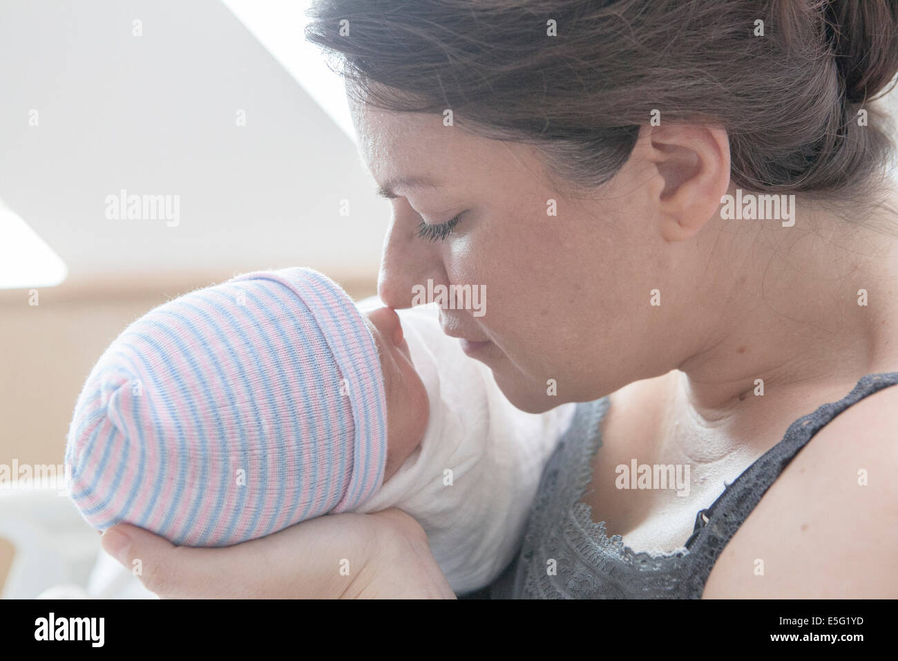 Mère et sa fille (0-1 mois) Banque D'Images