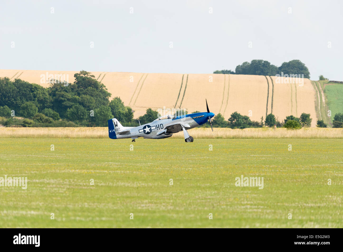 P-51D Mustang atterrissage à Duxford flying legends airshow 2014 Banque D'Images