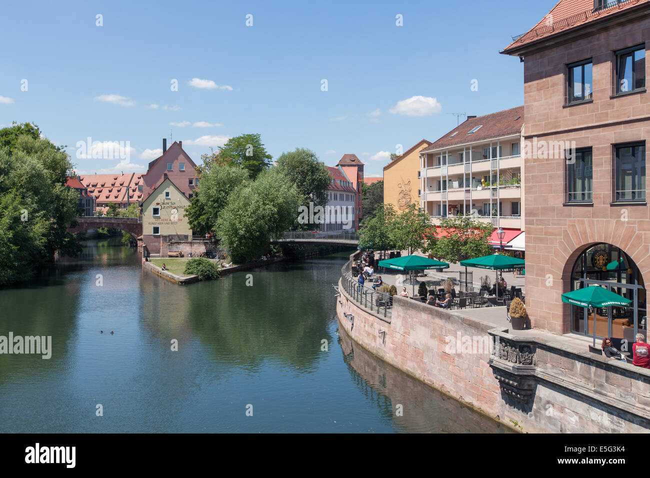 La rivière Pegnitz dans la ville allemande de Nuremberg. Banque D'Images