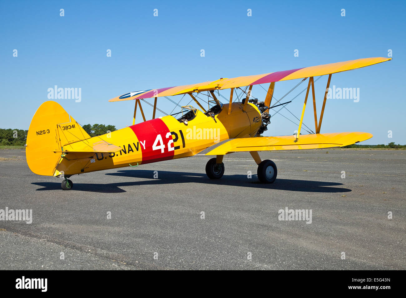 1942 Boeing-Stearman Bi-Plane at Monmouth Executive Airport, Belmar, New Jersey Banque D'Images