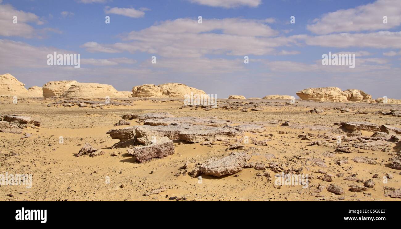 Les roches de la formation de calcaire dans le désert blanc de l'Ouest, l'Egypte Banque D'Images