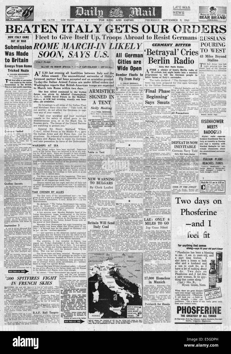 1943 Daily Mail page avant la remise de rapports de l'Italie par les Alliés Banque D'Images