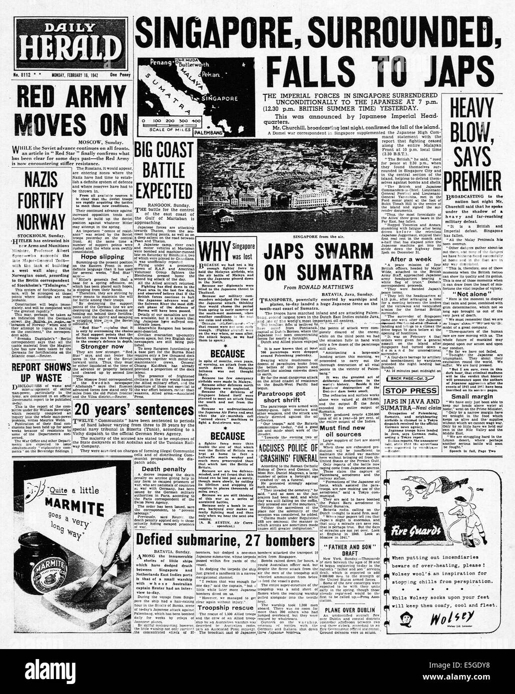 1942 Daily Herald/la page déclaration chute de Singapour pour les forces japonaises Banque D'Images