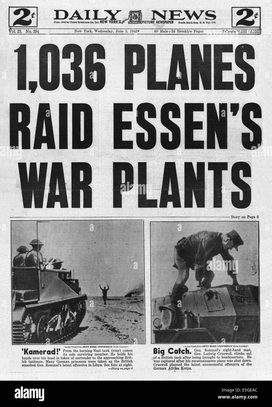 1942 Daily News (New York) front page reporting bombardement de Essen Banque D'Images