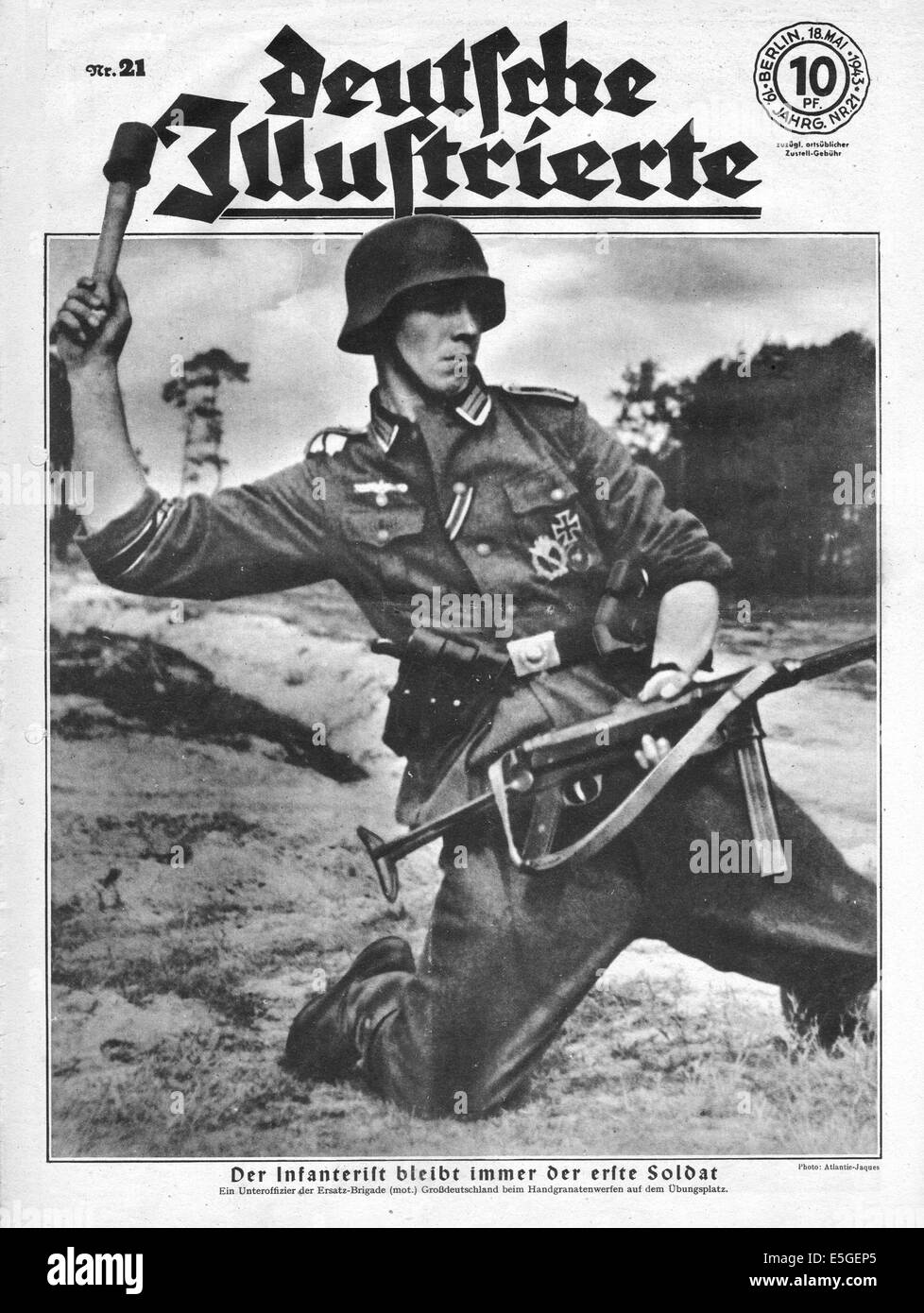 1943 Deutsche Illustrierte front page montrant un soldat de la Wehrmacht en action Banque D'Images