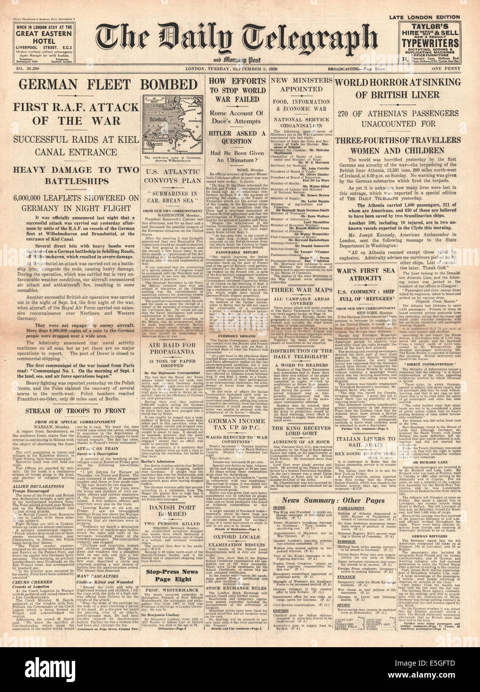 1939 Daily Telegraph/la page déclaration de bombardement de la RAF le nord de ports allemands de Wilhelmshaven et Brunsbuttell Banque D'Images