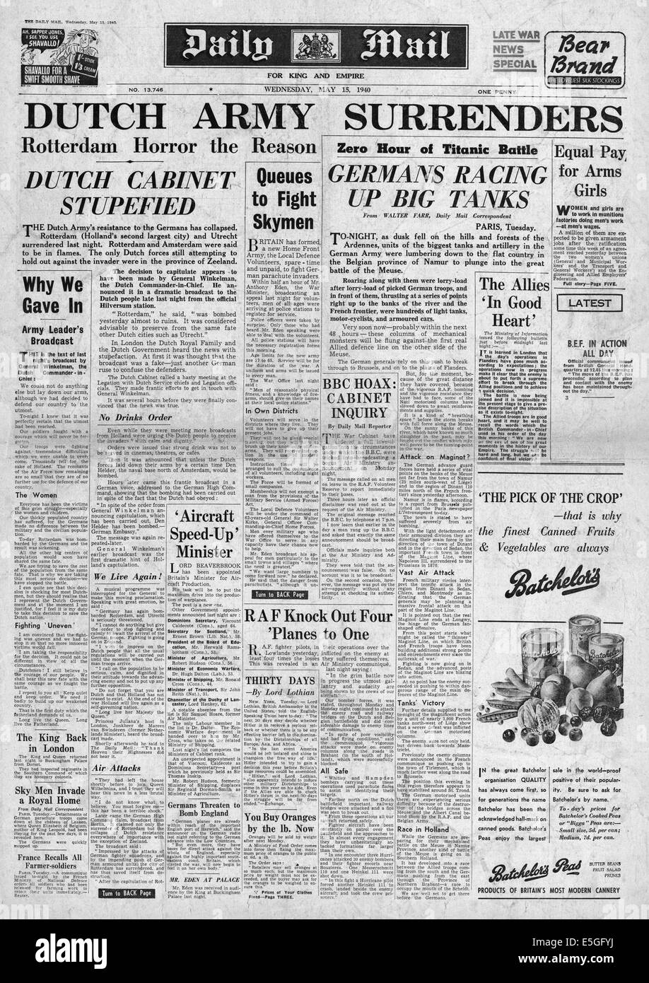 1940 Daily Mail page avant la remise de rapports de l'armée néerlandaise Banque D'Images