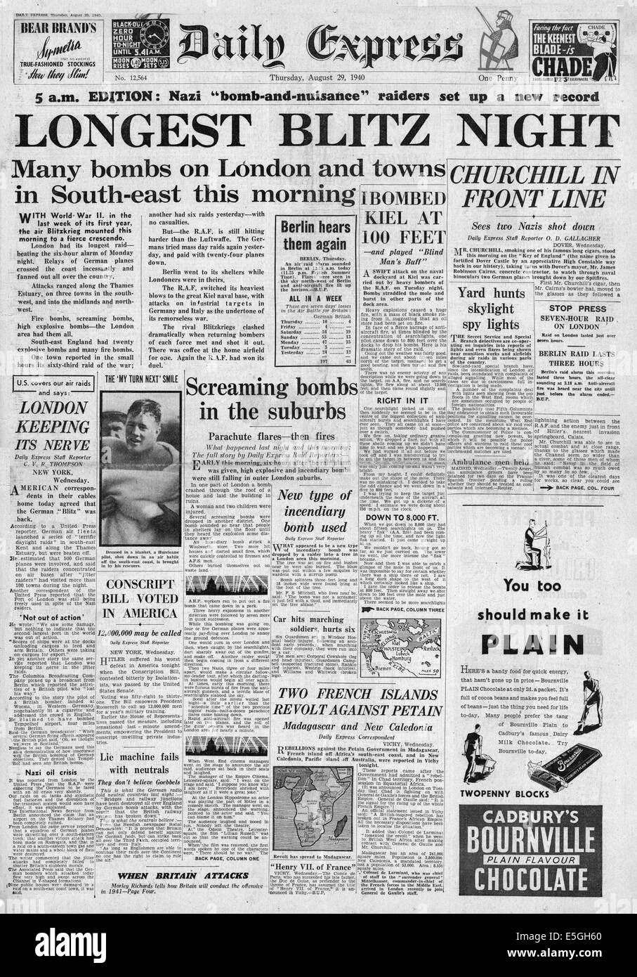 1940 Daily Express page avant les bombardements de la Luftwaffe de rapports à travers le sud-est de l'Angleterre Banque D'Images