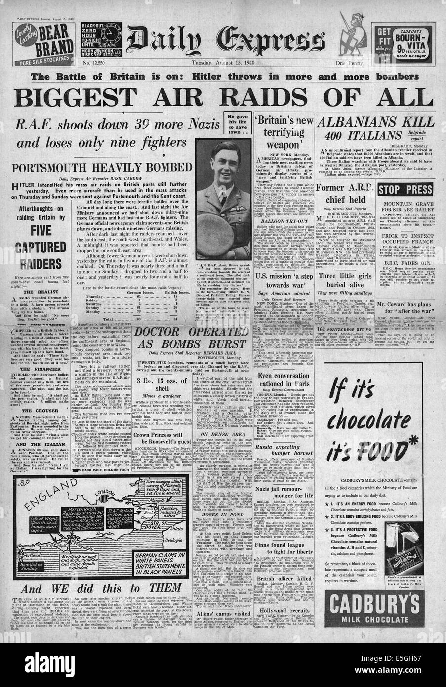 1940 Daily Express/la page Déclaration des raids aériens de la Luftwaffe sur Londres et le sud-est de l'Angleterre Banque D'Images