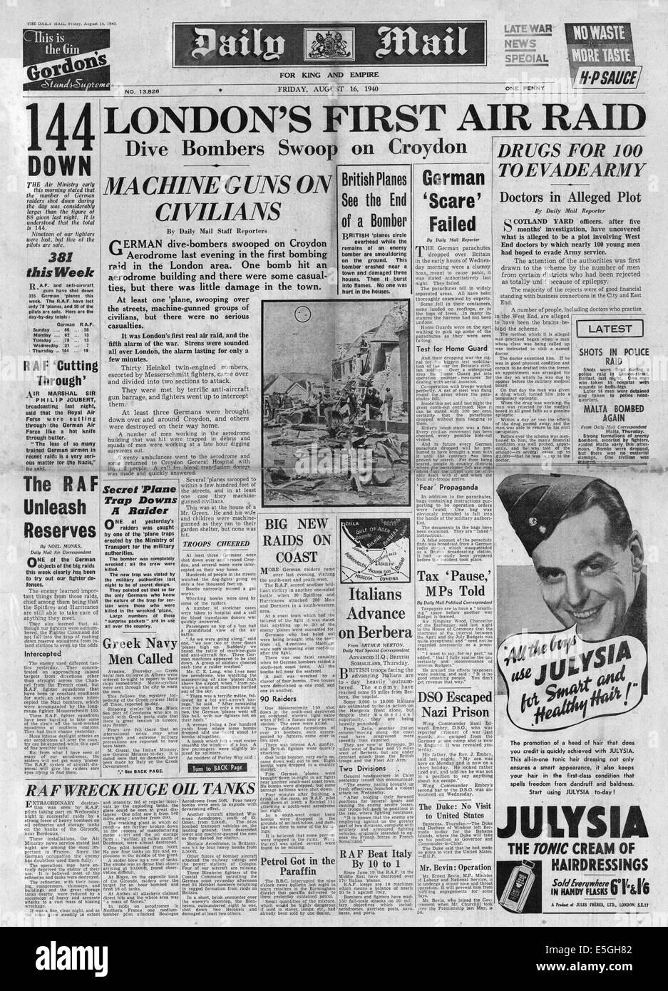 1940 Daily Mail/la page Déclaration des raids de bombardement de la Luftwaffe sur Londres Banque D'Images