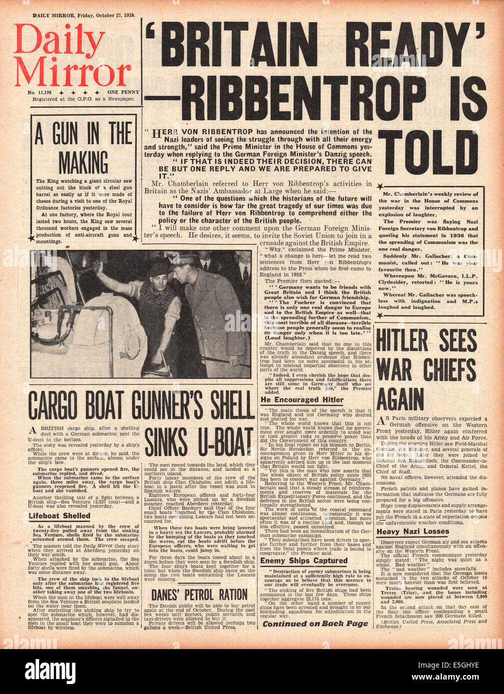 La page déclaration avant le premier ministre britannique Neville Chamberlain, discours à la Chambre des communes britannique "est prêt" et naufrage de U-boat allemand par navire marchand Banque D'Images