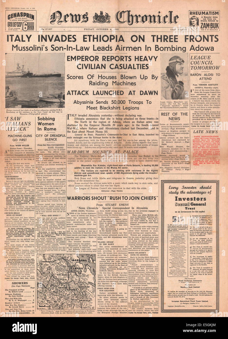 1935 News Chronicle page avant les forces italiennes envahissent l'Éthiopie Banque D'Images