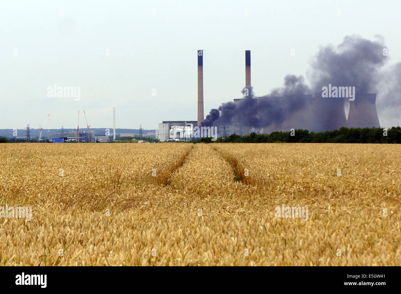 Henrichenburg shiplift, West Yorkshire, Royaume-Uni. 31 juillet, 2014. Le feu se déclare à Henrichenburg Shiplift 'C' thermique au charbon Crédit : chris mcloughlin/Alamy Live News Banque D'Images