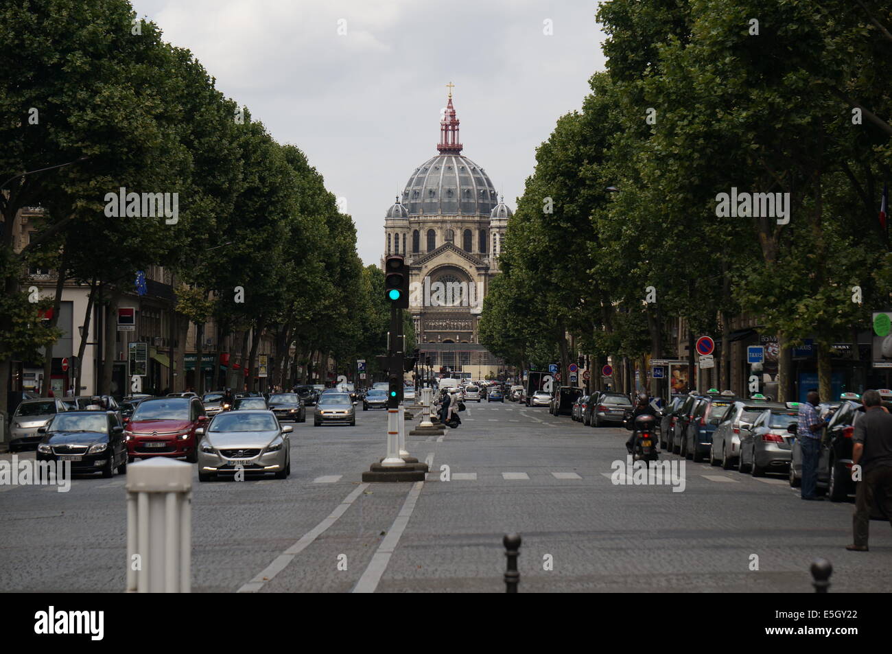 Rue de Paris en face du Panthéon mausoleum Banque D'Images