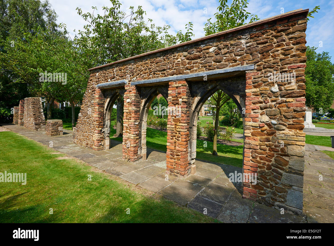 Bank Lane Arches Tower Gardens King's Lynn, Norfolk UK Banque D'Images