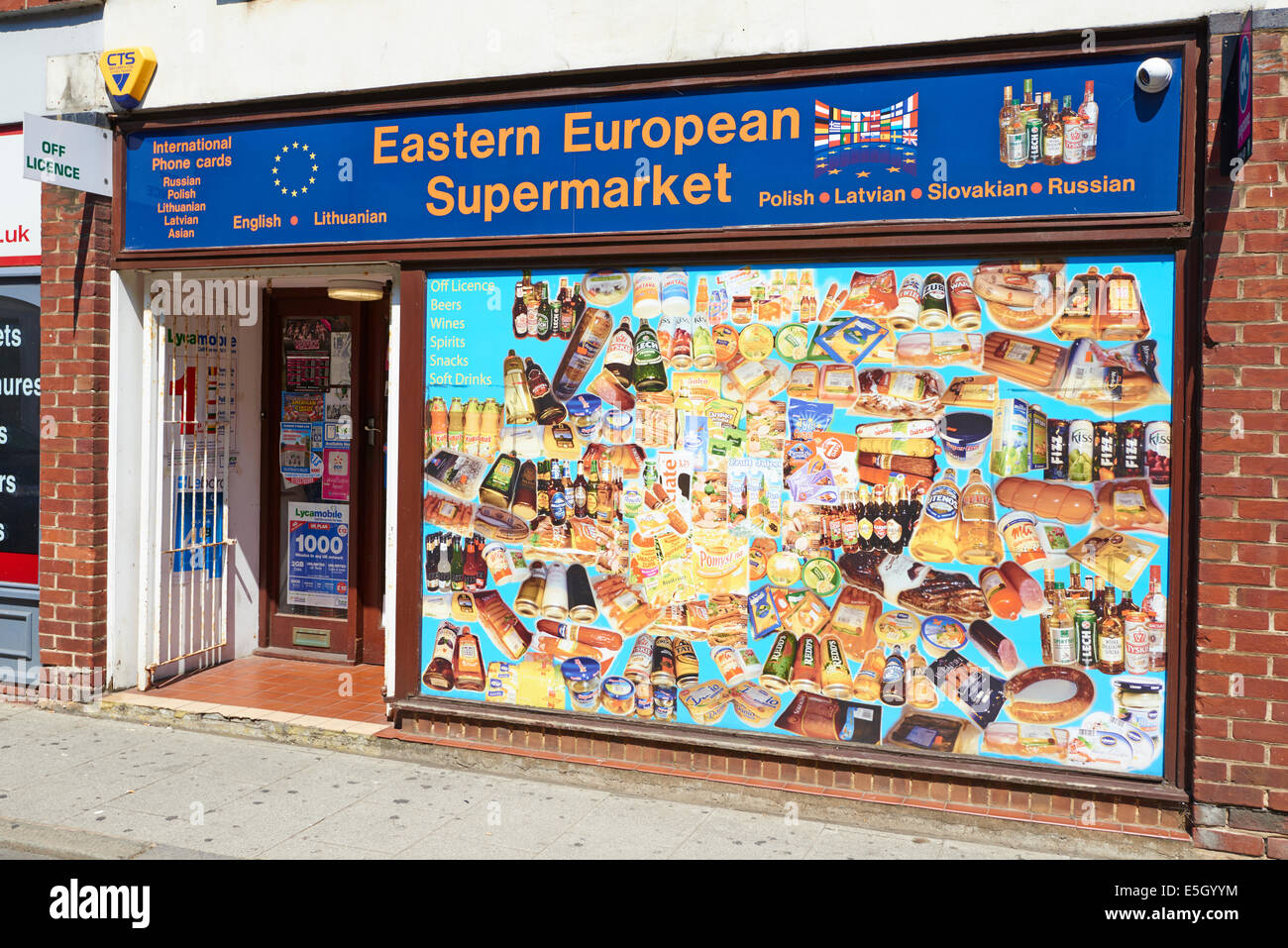 Supermarché d'Europe de l'est St James Street King's Lynn, Norfolk UK Banque D'Images