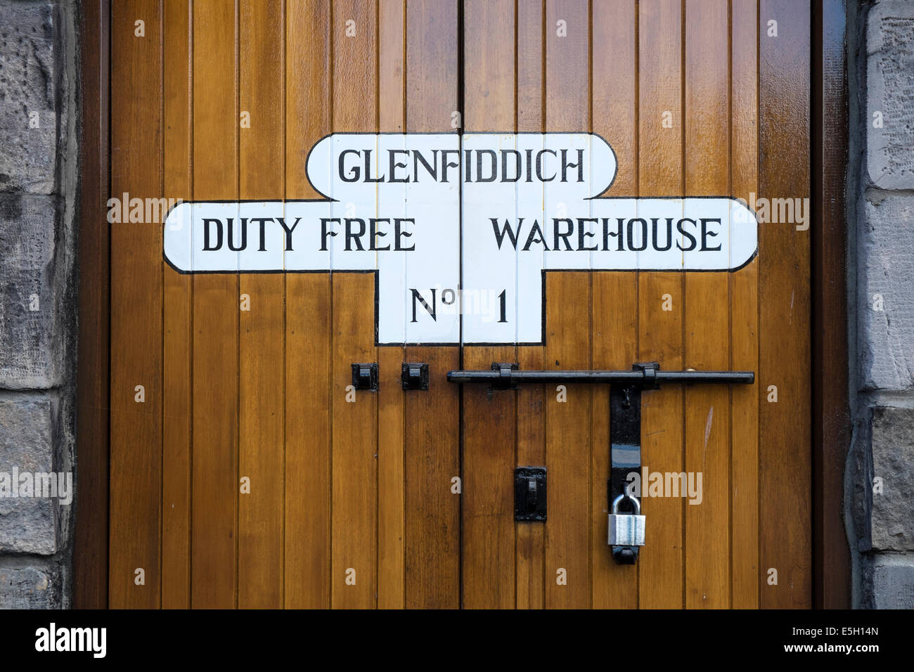 Entrepôt de stockage hors des portes en distillerie de whisky Glenfiddich inScotland Banque D'Images