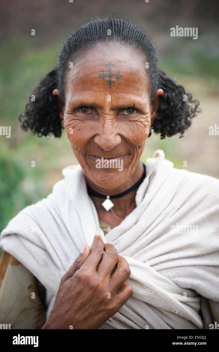 Portrait d'une vieille femme à partir de la région du Tigré, en Ethiopie, en septembre 2013 Banque D'Images