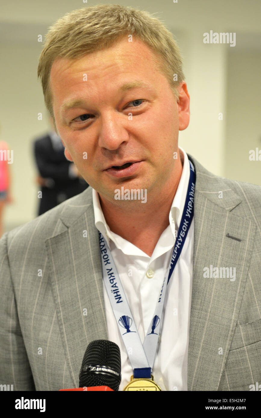 Sergei Palkin pendant le match entre "hakhtar entre' (Donetsk) et Dynamo (Kiev) au stade Arena Lviv. Banque D'Images