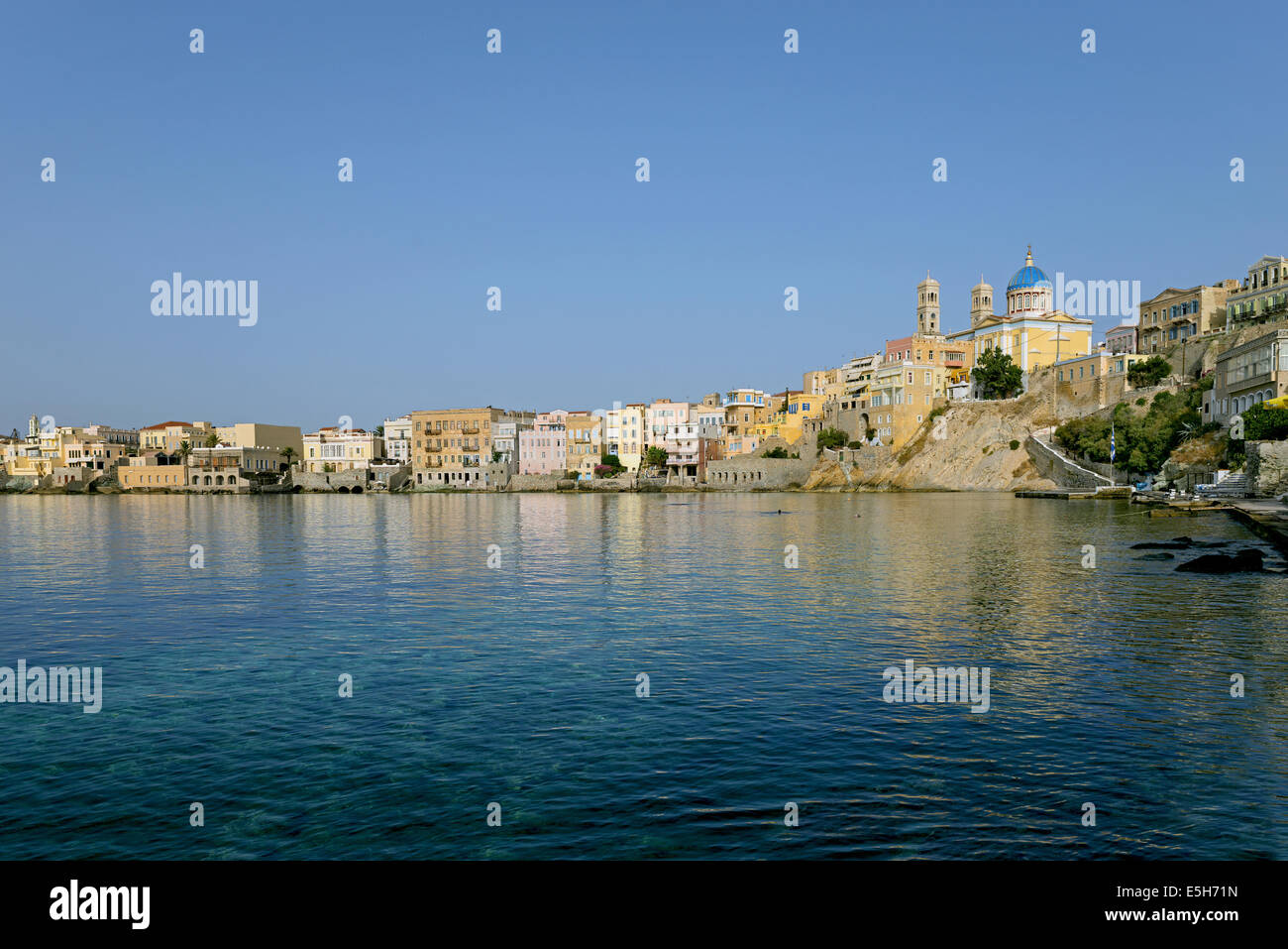 L'aristocrate de voisinage Vaporia '' situé dans Ermoupopoli ville, capitale de l'île de Syros et des Cyclades, Grèce Banque D'Images