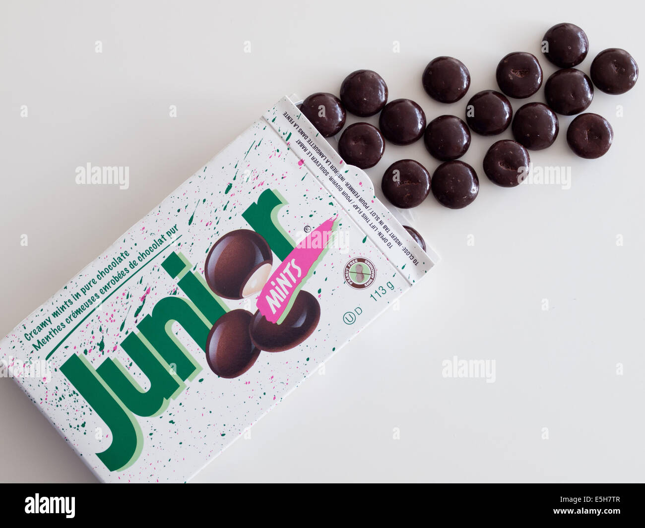 Une boîte de bonbons Menthes Junior Photo Stock - Alamy