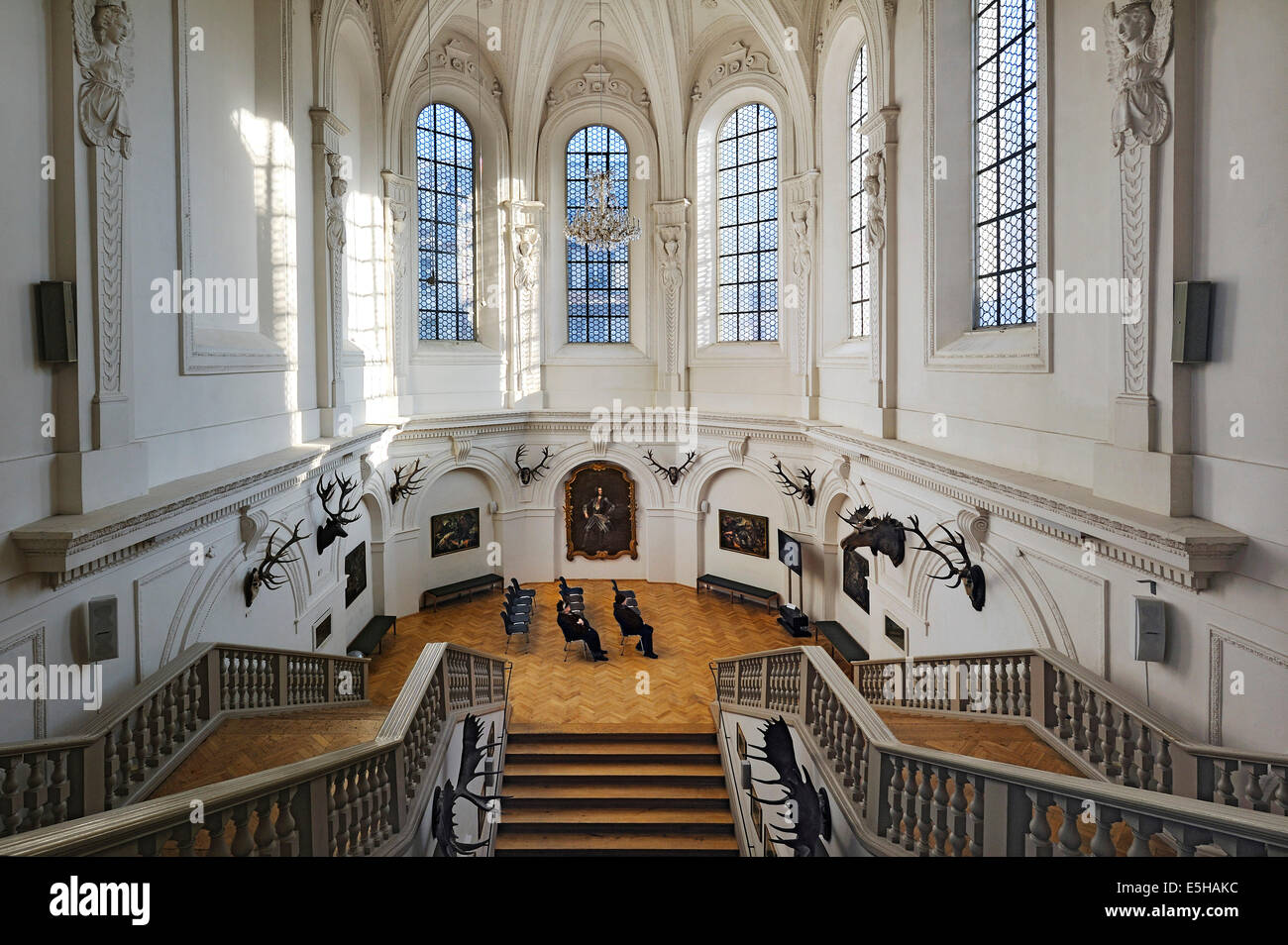 Escaliers et windows dans le musée allemand de la chasse et de la pêche, Munich, Haute-Bavière, Bavière, Allemagne Banque D'Images