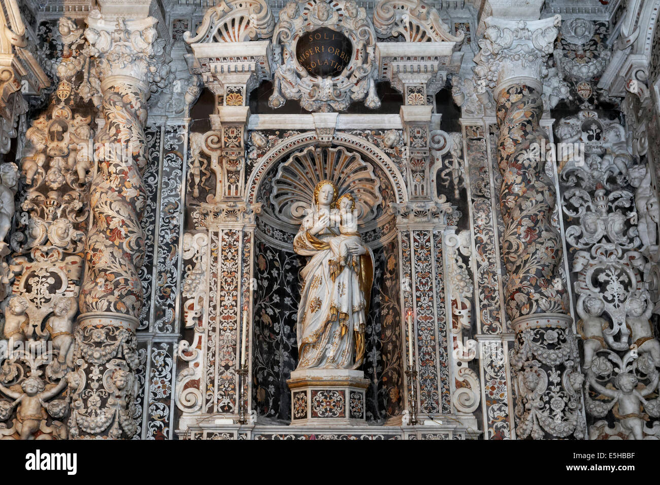 Dans l'autel baroque sicilien, avec des incrustations de marbre, l'église de San Giuseppe dei Teatini, Palerme, Province de Palerme, Sicile Banque D'Images
