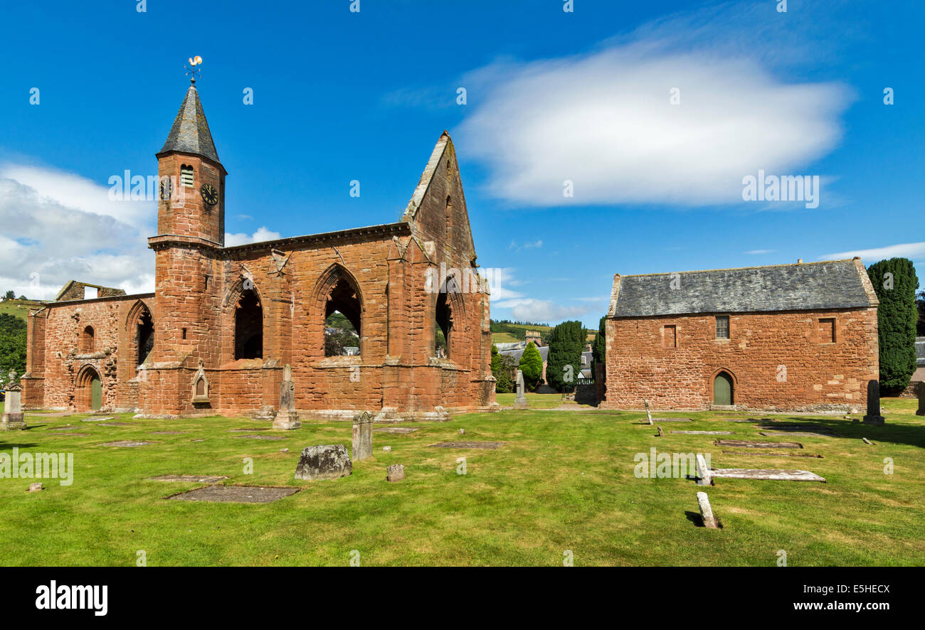 FORTROSE ET LA SALLE DU CHAPITRE DE LA CATHÉDRALE VERS 1300 BLACK ISLE ECOSSE Banque D'Images